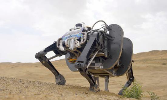 ساخت بزرگ‌ترین ربات زیست‌فنی چهارپای جهان در چین